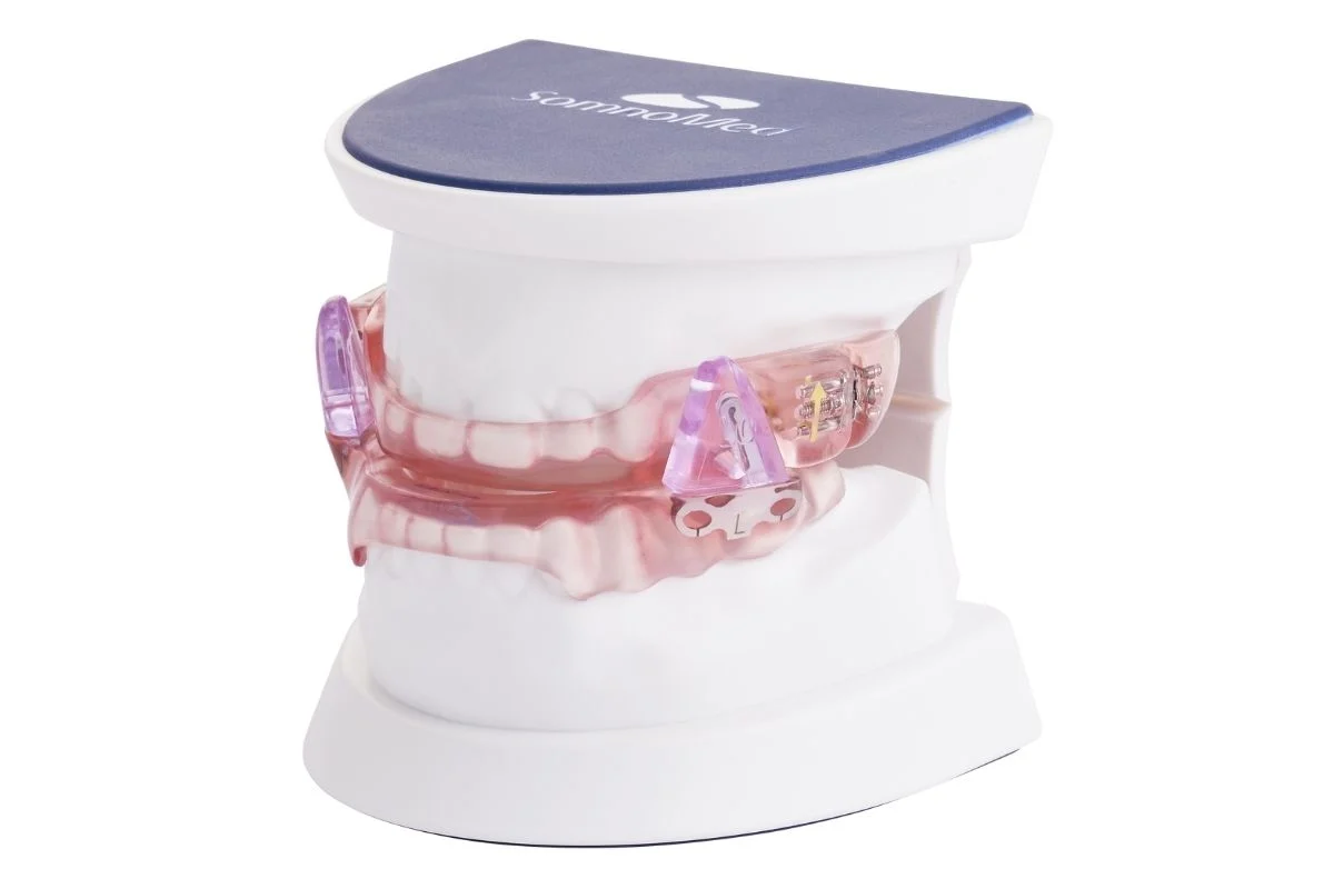 SomnoDent Fusion with typodont angle product image