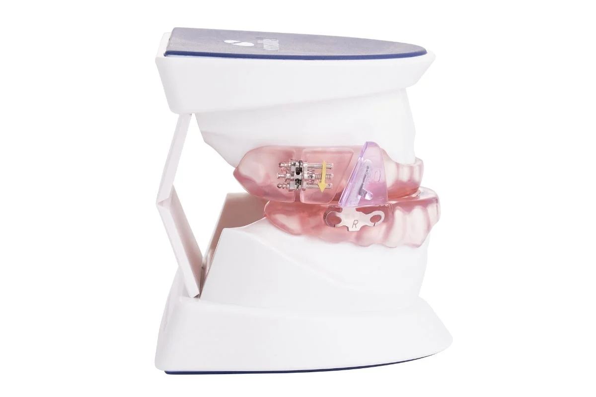 SomnoDent Fusion with typodont side product image