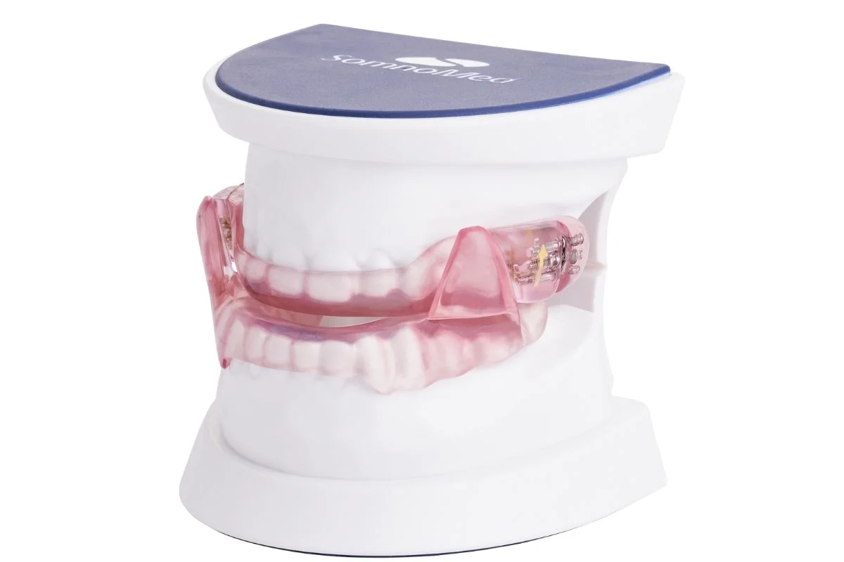 SomnoDent Flex with typodont angle product image